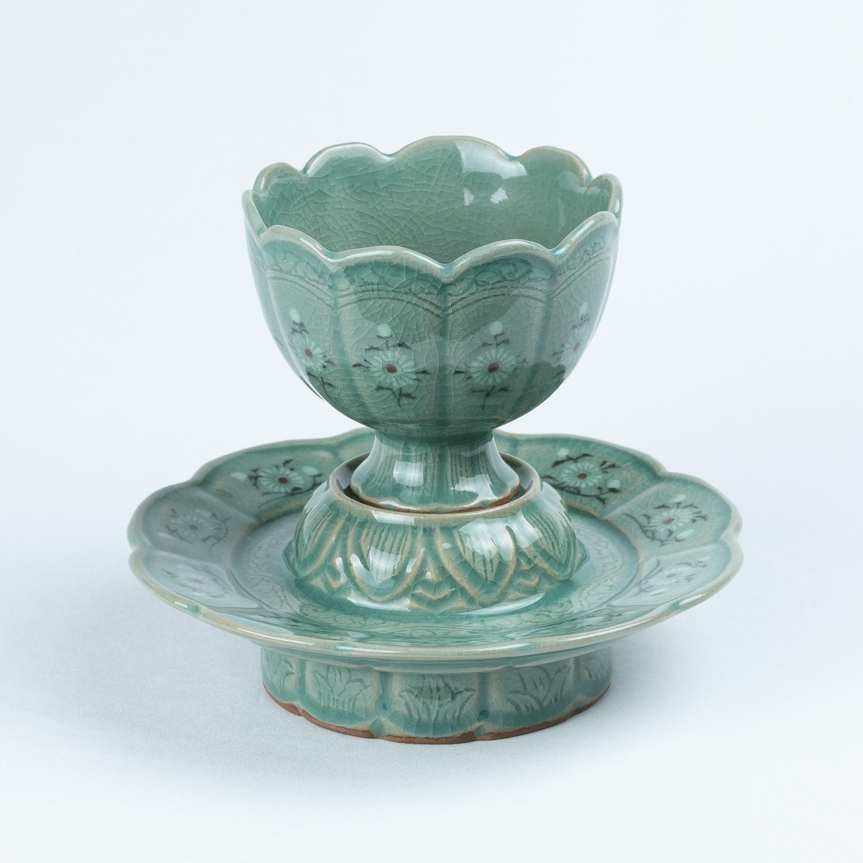 Korean Celadon Flower Cup and Stand With Inlaid