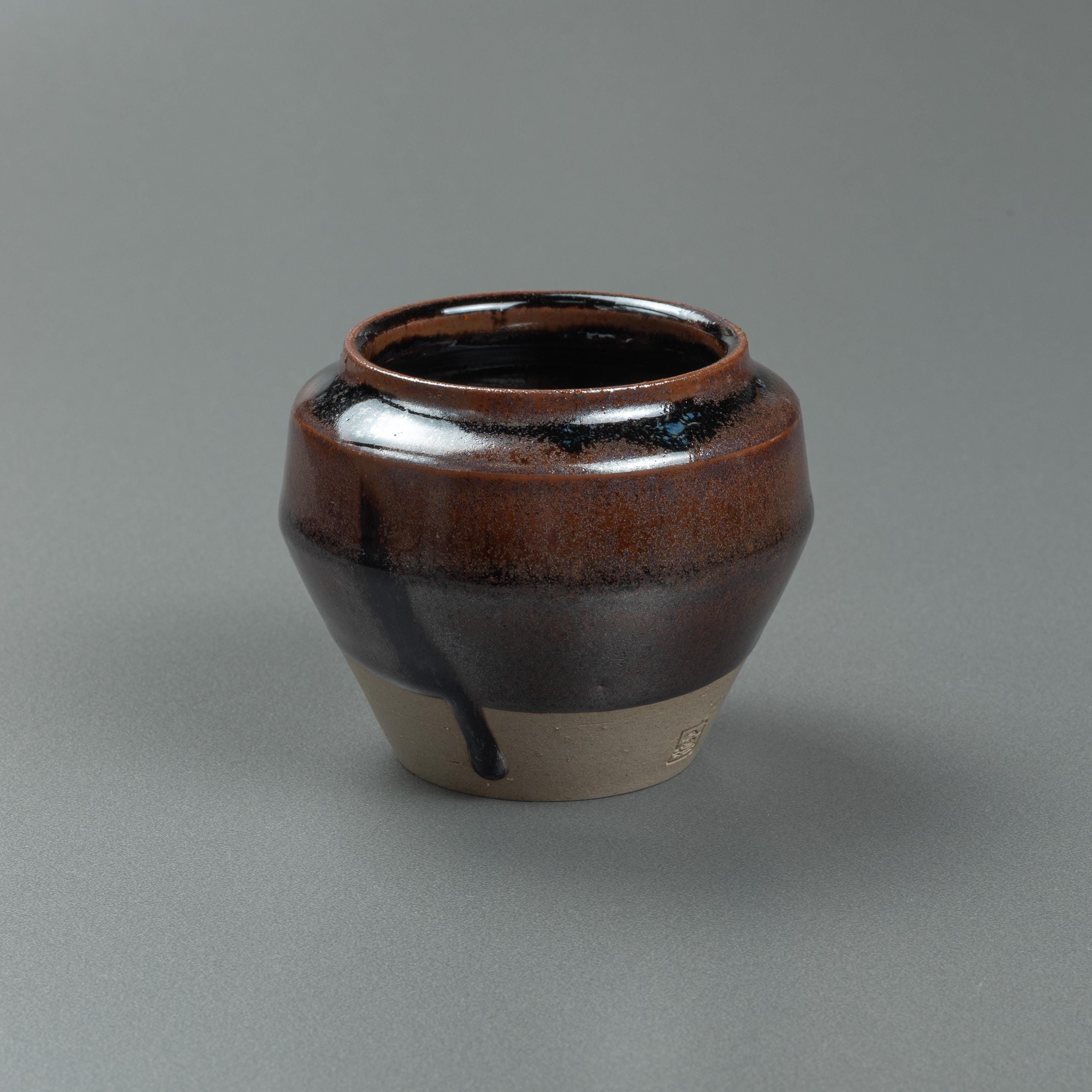 【中国古玩】『錫六角型ガラス絵入茶壺』底面に刻印有り。高さ18.5cm 中国古玩】『錫六角型ガラス絵入茶壺』底面に刻印有り。高さ18.5