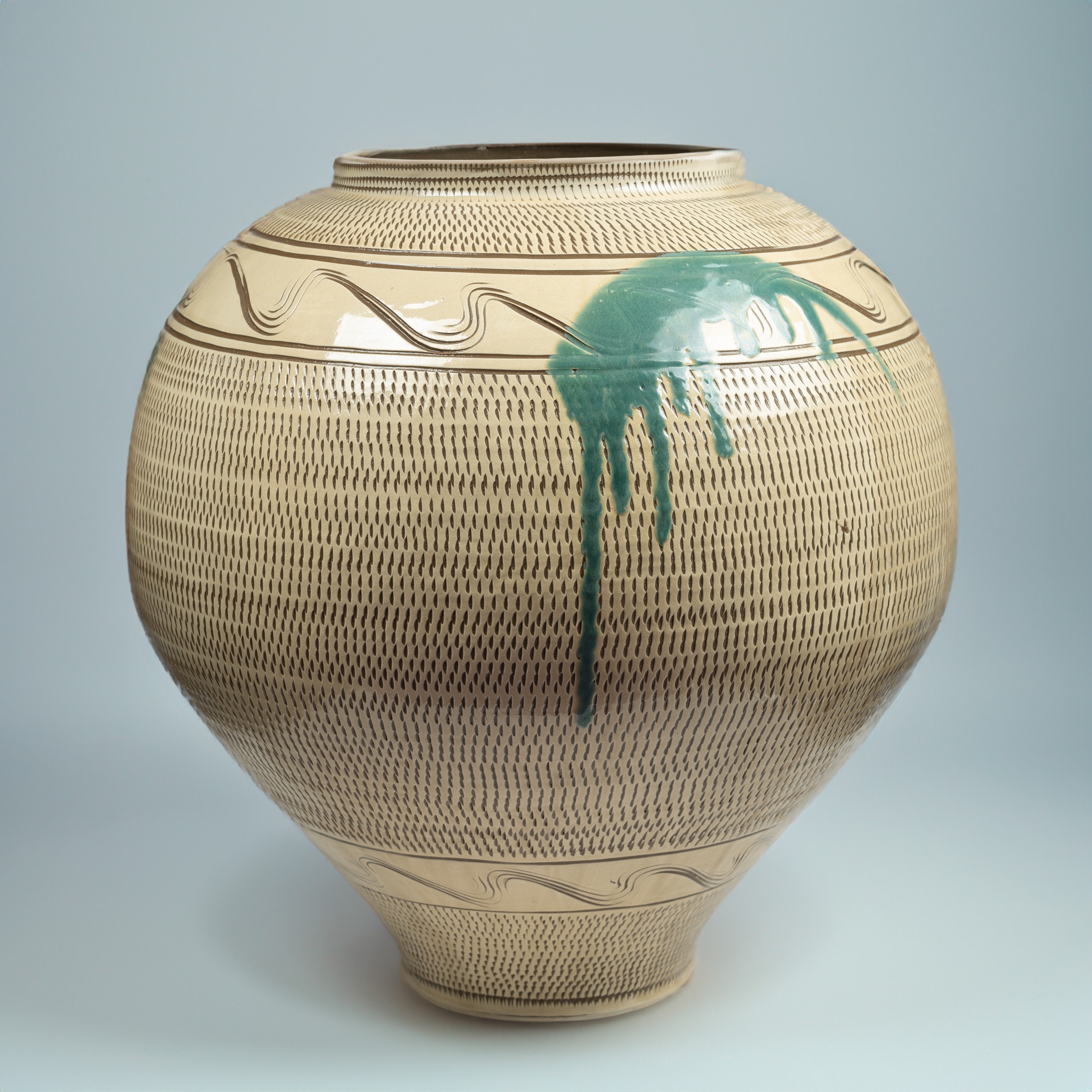 民藝 美しいお色と刷毛目模様が芸術的な小鹿田焼の花瓶 民藝 美しいお