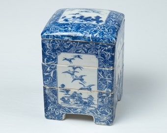 Antique Imari Porcelain Jūbako Set 古伊万里染付け重箱