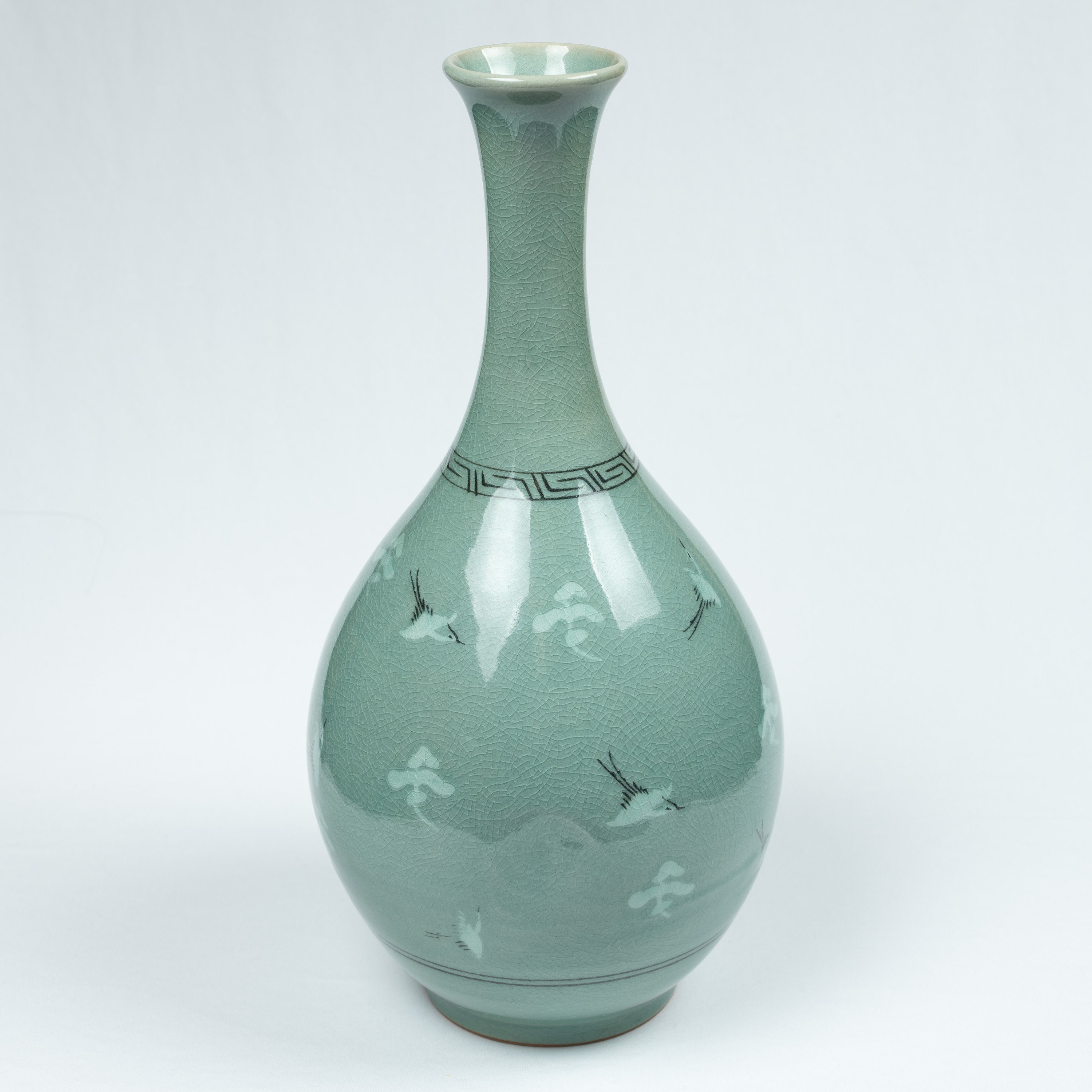韓国の青磁の花瓶 大型韓国青磁十瓶花瓶鶴雲飾高麗青磁雲鶴文酒甁 - Etsy 日本