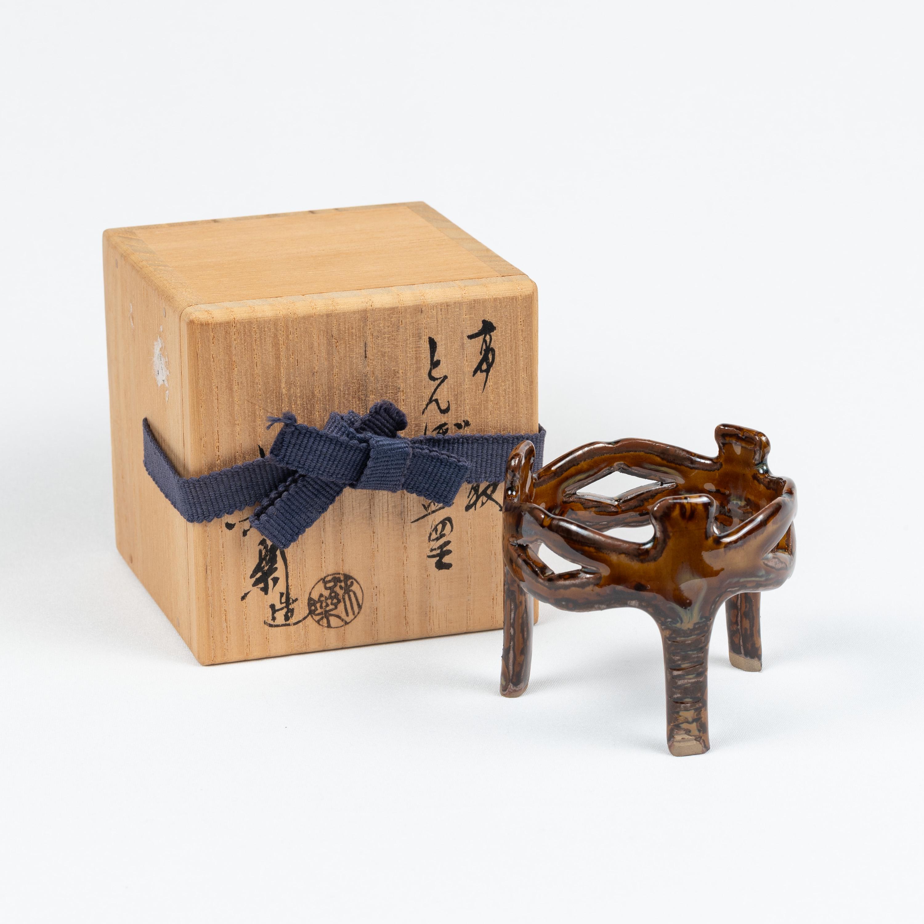 置物 taka Takatori Dragonfly Futaoki Lid-rest 高取焼 とんぼ蓋置 - Etsy