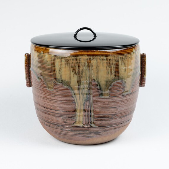 高取　菱形　耳付　水指　高15cm位 幅耳から耳20cm位 高取 菱形 耳付 水指 高15cm位 幅耳から耳20cm位