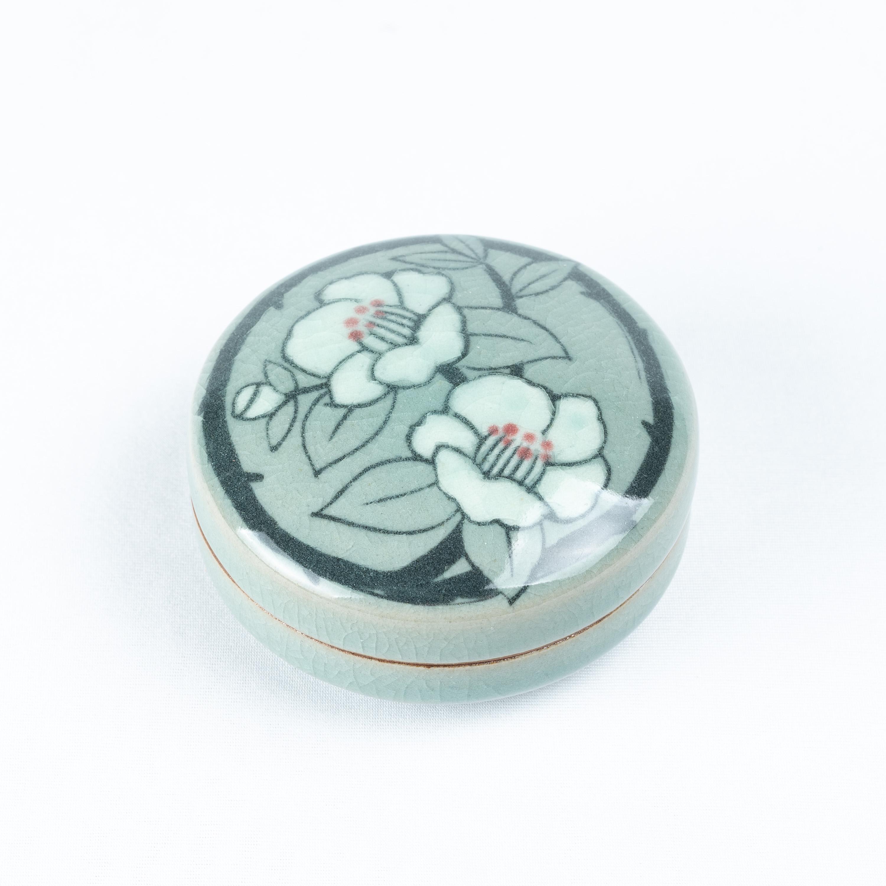 韓国青磁象嵌椿装飾蓋容器高麗青磁象嵌椿花文盒 - Etsy 日本