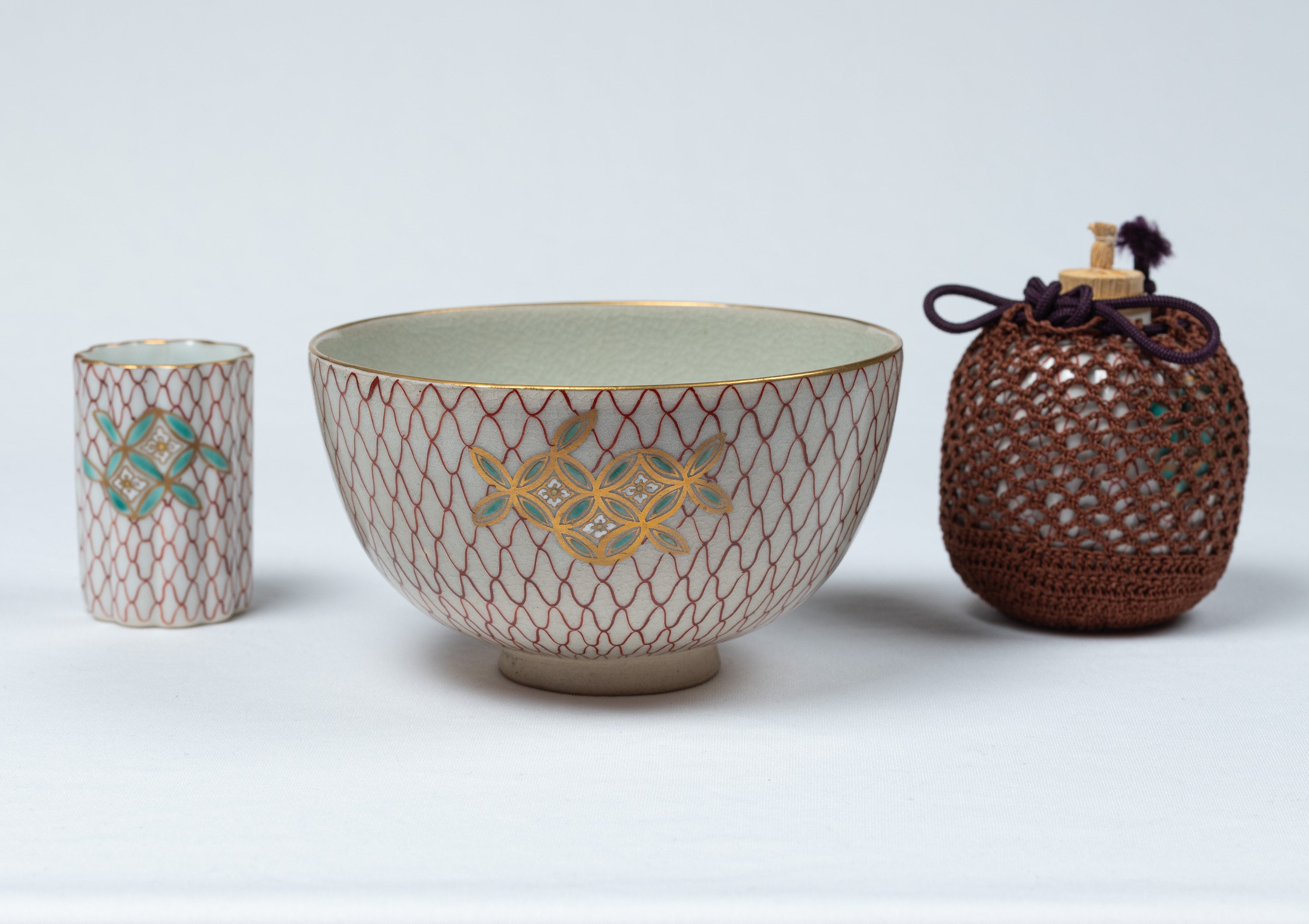 Kutani Matcha Set With Hand-painted Gold and Red Decoration 九谷