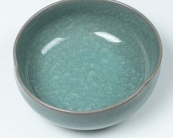 Large Celadon Tortoiseshell Ice-crackle Bowl 亀甲青磁菓子鉢