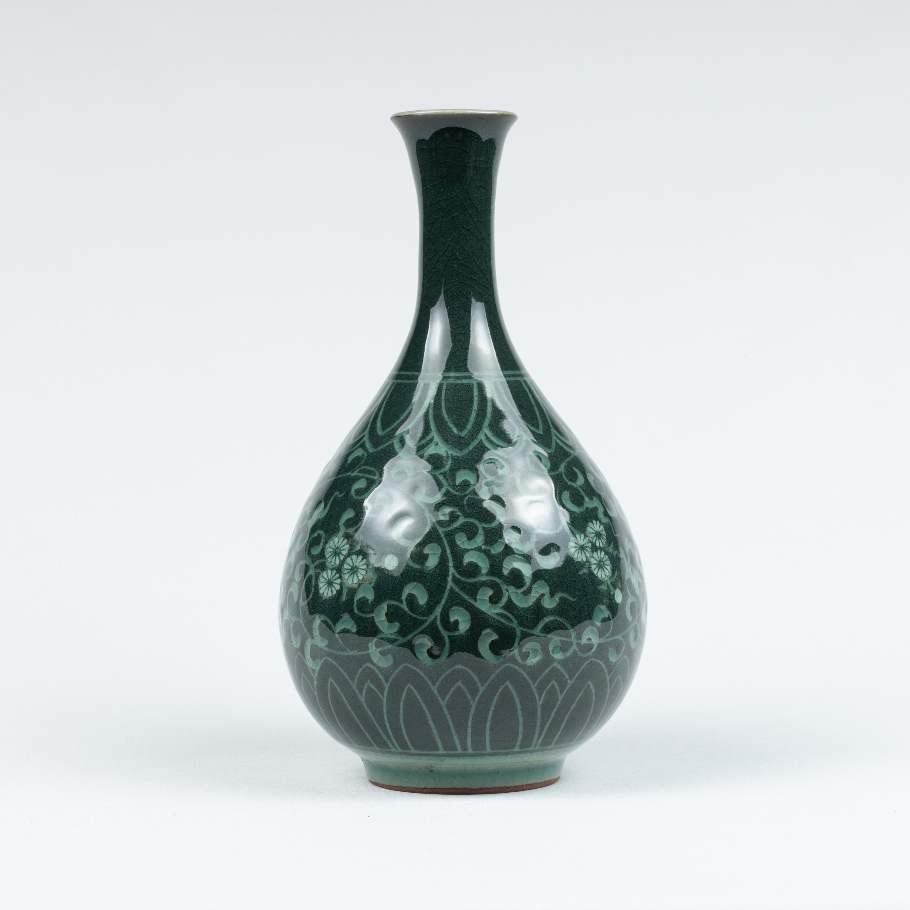 韓国青磁十瓶瓶花瓶黒唐草落書き下釉装飾高麗靑磁黒剝地唐草文酒甁