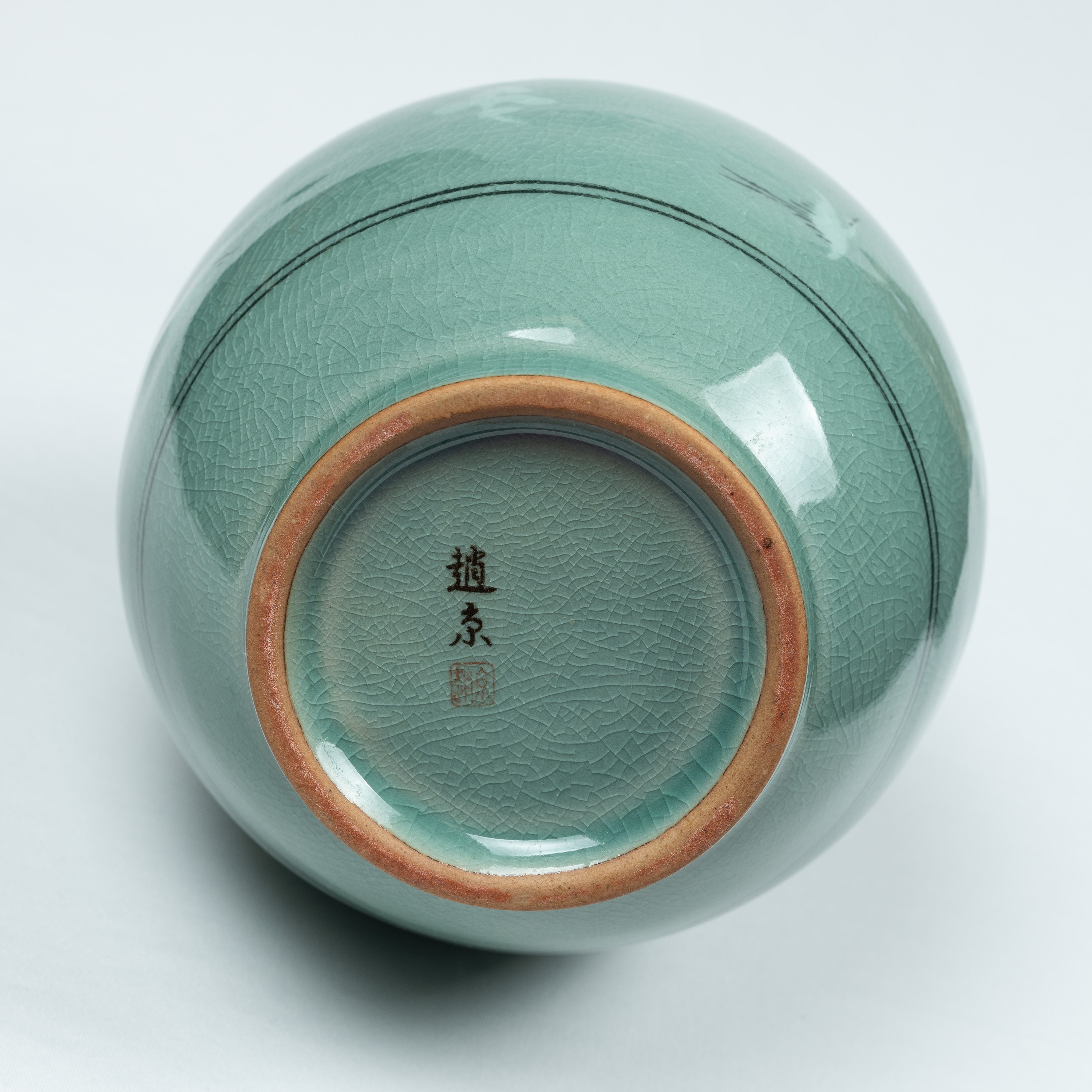 韓国　陶器の置物 Large Korean Celadon Jubyeong Vase With Incised Crane and Cloud