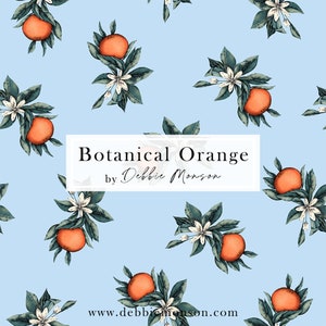 Puede incluir: Un fondo azul claro presenta un patrón repetido de ilustraciones botánicas. Cada ilustración incluye una fruta naranja, hojas verdes y flores blancas. El texto "Botanical Orange by Debbie Monson" se muestra en un rectángulo blanco.
