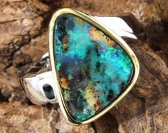 Asymmetrischer Ring mit Australischem Boulderopal, Sterlingsilber Opalring mit Bezel Fassung, Versandfertige Geschenk für die Frau