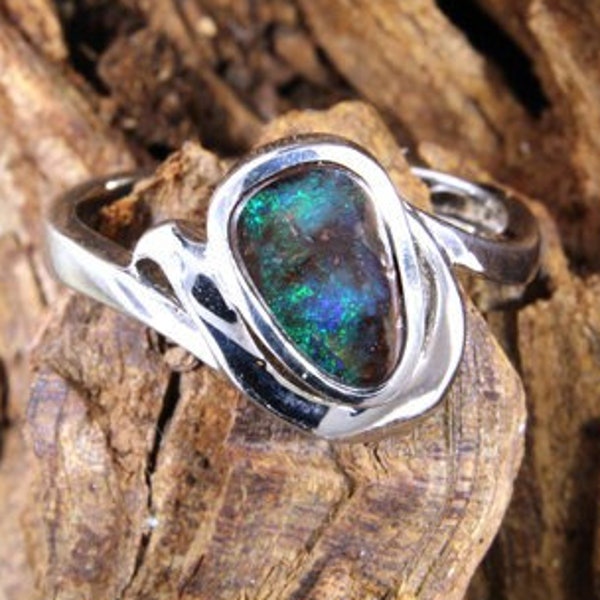 Grüner Flash Australischer Boulderopal Ring in Sterlingsilber, Silber Wellenring, Versandfertiges Geschenk für Sie, Geschenke unter 150