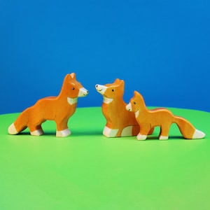Familia de zorros, juguetes de madera, juguetes Montessori, juguetes Waldorf, animales del bosque, juguetes de madera para niños pequeños