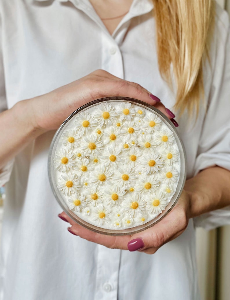 Daisy flowers candle, Mothers day gift, Flower candle in a glass container, Big candle, Wedding floral candle, Summer candles image 3