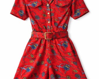 Tuta corta vintage anni '90 rossa stampata in viscosa, tuta estiva retrò, pezzo unico, casual, streetwear da donna