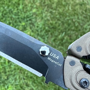 Perno para el pulgar para Leatherman Arc - Estilo Vault