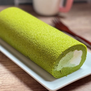 Matcha Jasmine Cream Cake Roll (Low Sugar)