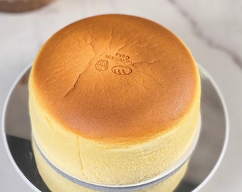 BOUNCY JAPANESE CHEESECAKE (Low Carb)