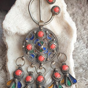 Traditional Kabyle Berber Silver Tabzimt Fibula, Amazigh Brooch with Enamel and Coral from Algeria (1930s)