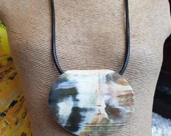 Collier Artisanal En Corne De Zébu De Madagascar - Neuf, Fait Main, Couleur Beige/marron !