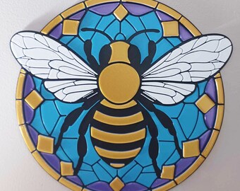 Wandtafel „Honey Bee“ im Buntglas-Stil – 3D-gedruckte 29 cm große Kunst
