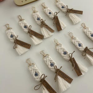 Chaveiro de macramê feito à mão com mau-olhado - lembrancinhas de casamento, presentes de chá de bebê, lembranças de agradecimento para eventos especiais, presentes personalizados