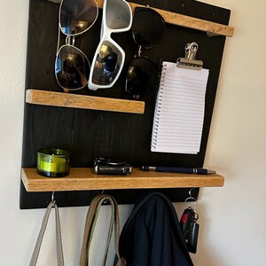 Organizador de pared para gafas de sol y llaves