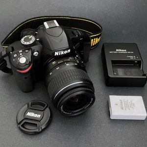 Nikon D3200 DSLR _ 24.2Mp _ w/ Nikkor AF-S 18-55mm f/3.5-5.6 GII