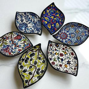 Handmade Ceramic Leaf Bowls, Floral Glazed Decorative Dish, Set of 10cm