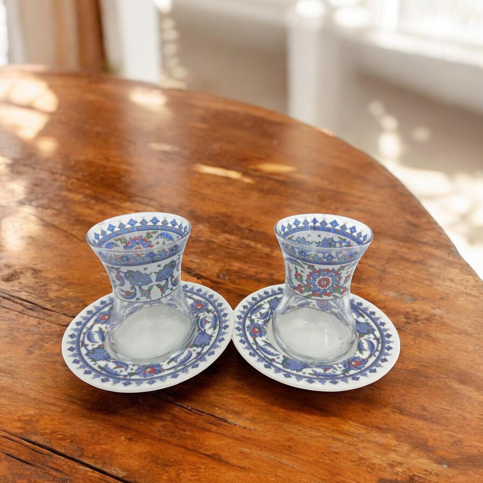 Alisveristie Lot de 6 verres à thé turc en zaza - Fait à la ain - Avec soucoupe et cuillère