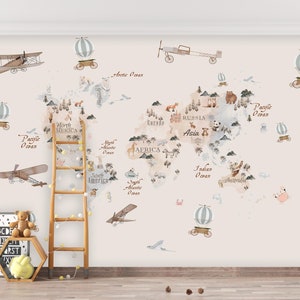 Aquarell Kinder Weltkarte Tapete, Flugzeuge und Heißluftballons über Ländern mit niedlichen Tieren selbstklebendes Wandbild