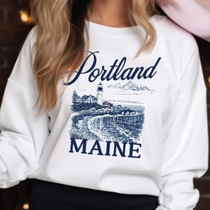 Portland Maine Sweatshirt Portland Head Light Lighthouse Sweatshirt Maine Crewneck Sweatshirt Travel Pullover