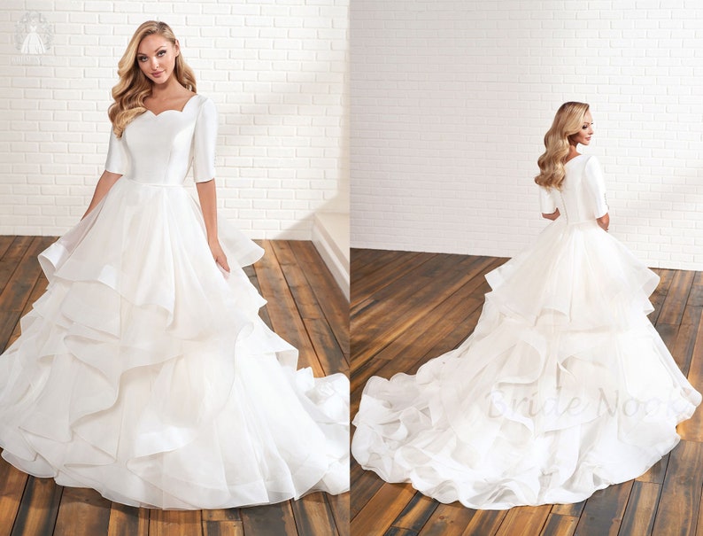 Modest A Line Tiered Ruffle Wedding Dress Flounce Organza Ball Skirt