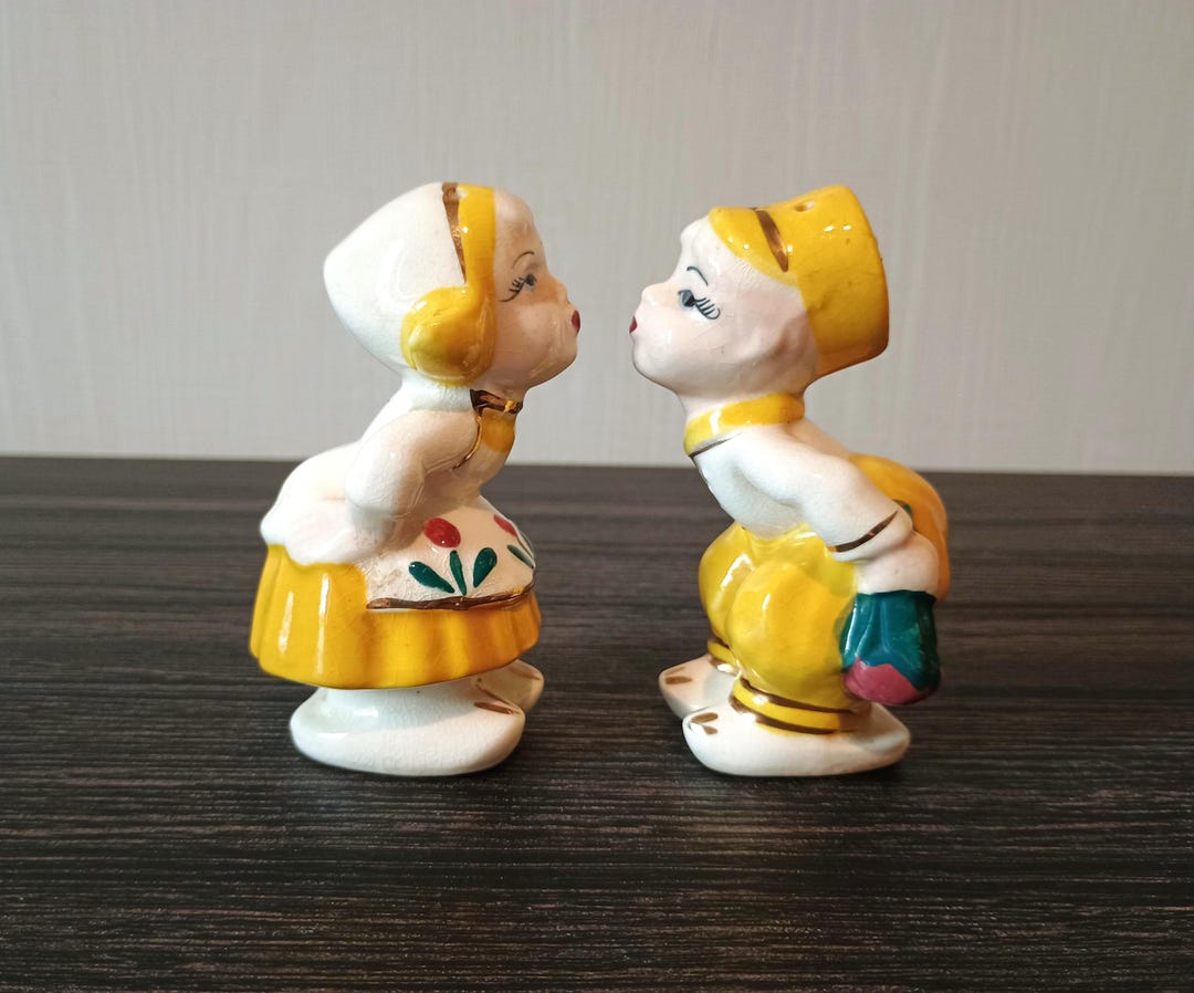 Napco Vintage Dutch Girl Boy Kissing Salt Pepper Shaker Set - Etsy