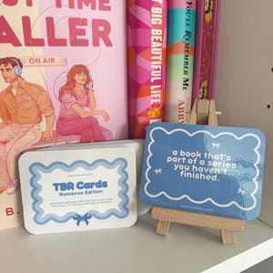 Jeu de cartes romantique TBR : défi de lecture pour les amoureux des livres, inspiré de Booktok image 5