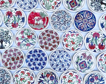 Juego de posavasos de cerámica turca: posavasos florales con base de corcho antideslizante