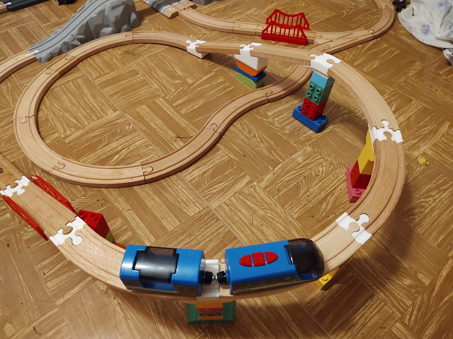Briocks® - Cruce de 8 vías para tren de madera, compatible con BRIO, Thomas, Lillabo, IKEA, Melissa & Doug, Oxybul, Playtive y muchos otros