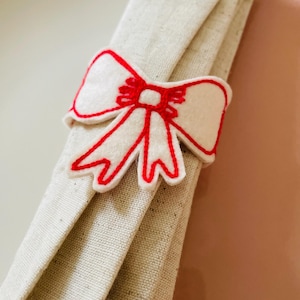 Ronds de serviette brodés individuels