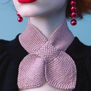 Heart Collar CHOUCHOU Knitting Pattern | small keyhole scarf | easy and short time handmade gift | PDF Download English