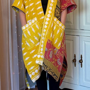 Omkeerbare Kantha kimono-jas – Oversized boho-wikkeljas – Unieke duster