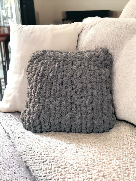 Chunky yarn pillow hot sale