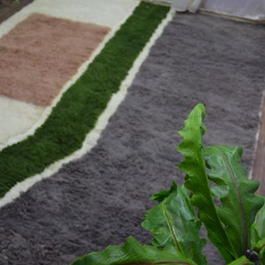 Hermosa alfombra Beni Ourain, alfombra marroquí rosa, alfombra de lana verde, alfombra personalizada hecha a mano, alfombra bereber colorida, alfombra con mechones bereber marroquí imagen 4
