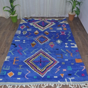 Tapis bleu élégance traditionnelle pour votre salon beauté berbère marocaine personnalisée art marocain artisanal image 6