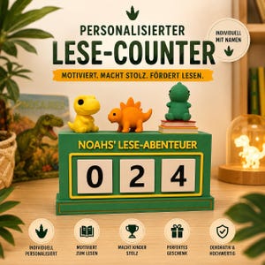 Könnte beinhalten: Ein grüner, rechteckiger Lese-Counter mit der Aufschrift 'NOAHS' LESE-ABENTEUER' und drei weißen quadratischen Plättchen, die die Zahlen 0, 2 und 4 zeigen. Drei kleine Dinosaurierfiguren in Gelb, Orange und Grün stehen auf der Basis.
