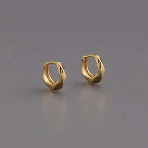 Twisted Huggie Hoop Earrings, Sterling Silver Wavy Thick Huggie Hoop Huggie Earrings, Bold Huggie Hoop Earrings, Everyday Gold Hoop Earrings