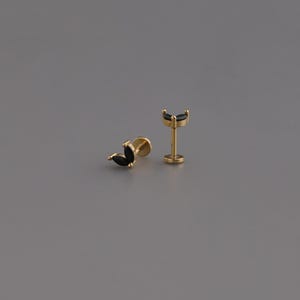 18G Black Leaf Threadless Push Pin Labret Stud, 925 Sterling Silver Flat Back Stud Earring, Cartilage Stud, Tragus Stud, Helix Stud Piercing