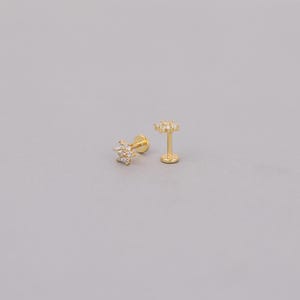 18G Flower Threadless Push Pin Labret Stud, Sterling Silver Flower Flat Back Stud Earring, Cartilage Stud Piercing, Tragus Stud, Helix Stud