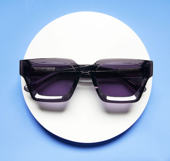 Oversized Crystal Grey Square Sunglasses, Dark Grey Lens  display picture 2