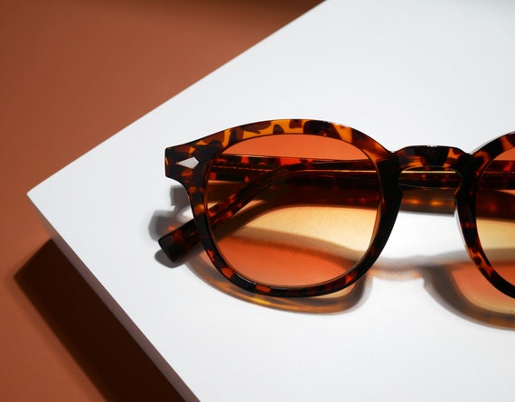 Tortoise Round Sunglasses, Light Red Brown Lens, Classic  display picture 3