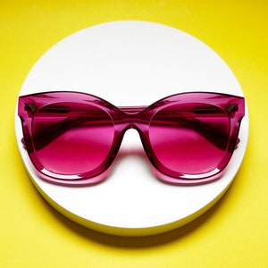 Monochromatic Translucent Berry Pink Sunnies, Oversized Butterfly Frame Eyewear, Gradient Magenta Designer Sunglasses Size53-21-146mm