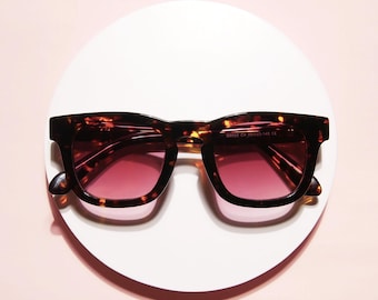 Chunky monture en acétate écaille, Verres teintés pont en trou de serrure, Verres dégradés bordeaux, Verre optique